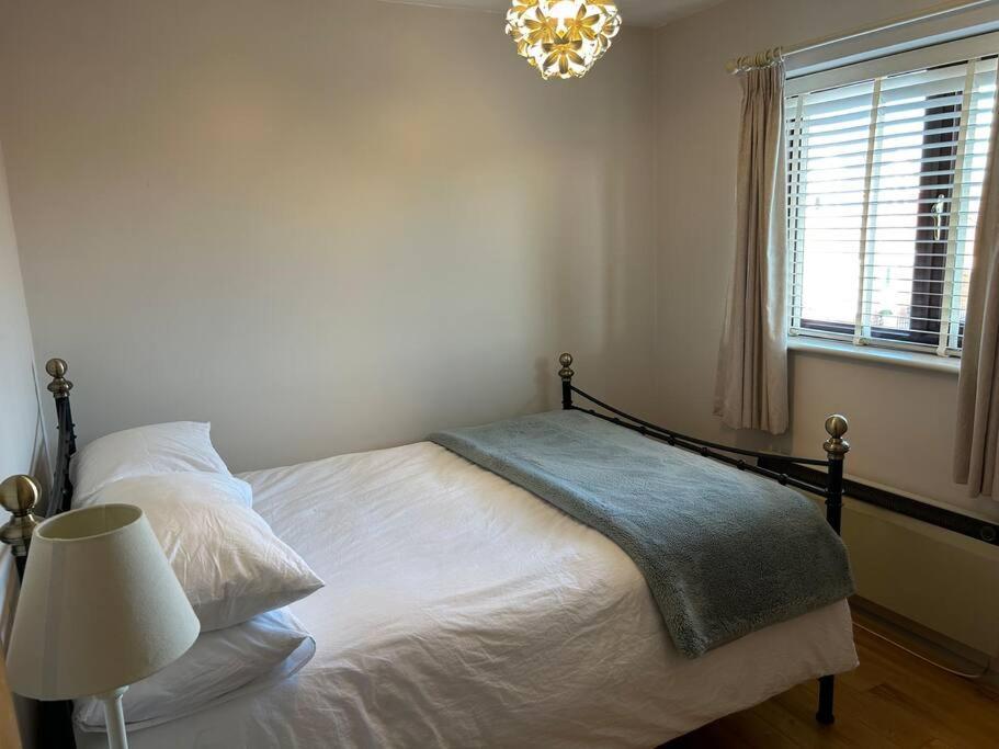 Cosy 2 Bed, Home From Home Haddenham  외부 사진