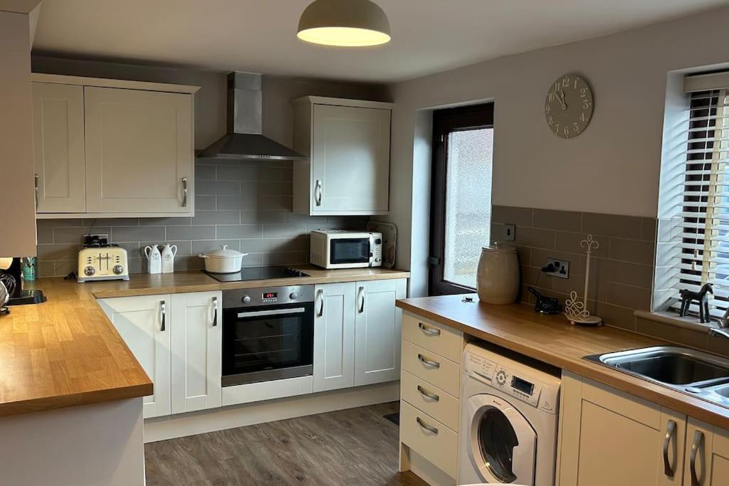 Cosy 2 Bed, Home From Home Haddenham  외부 사진