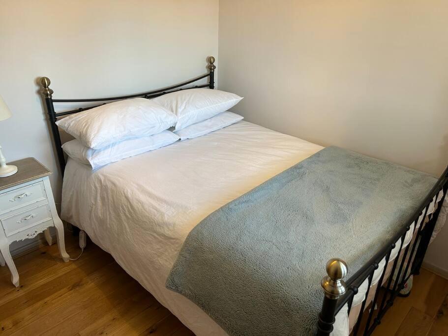 Cosy 2 Bed, Home From Home Haddenham  외부 사진