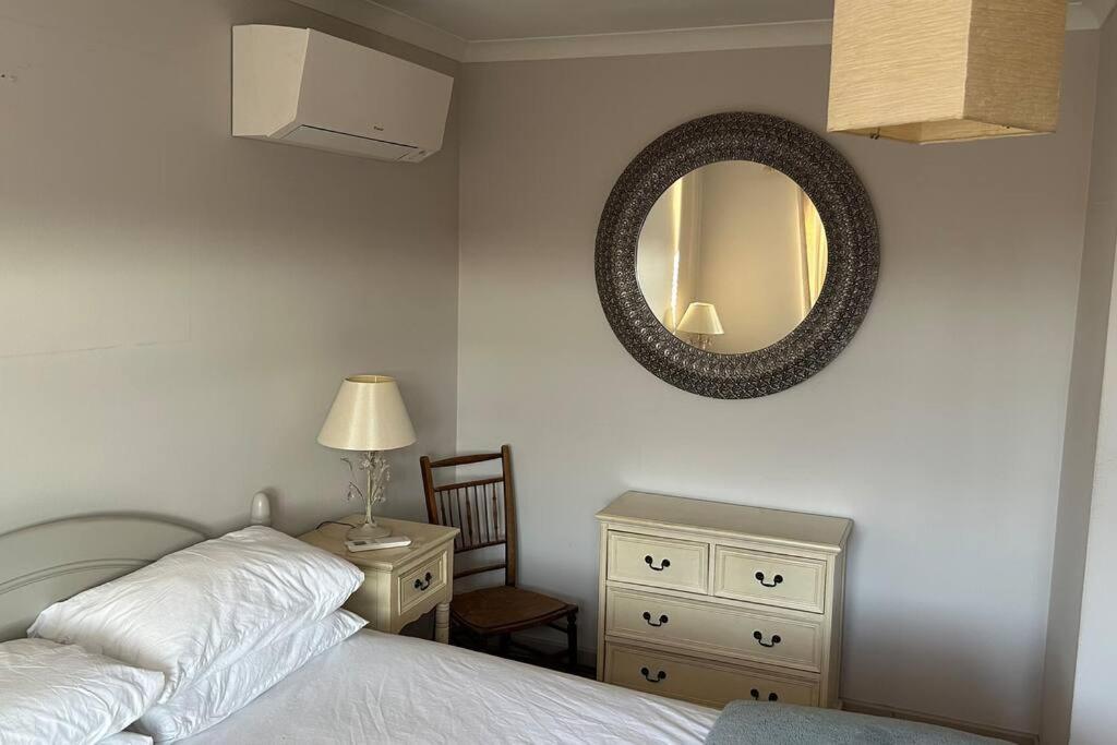 Cosy 2 Bed, Home From Home Haddenham  외부 사진