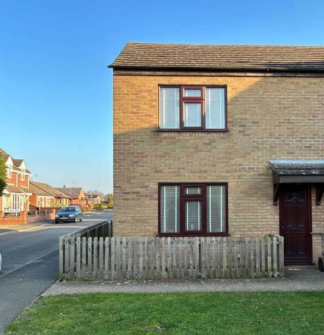 Cosy 2 Bed, Home From Home Haddenham  외부 사진